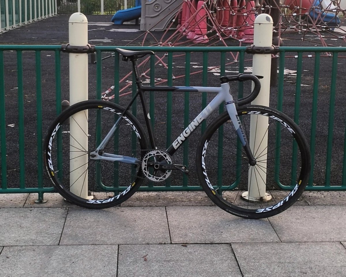 Idaman0000's tweet photo. #fnfjb

Fullbike Engine11 crit D 2019 Tempur Banyak paintchip. No dent/Crack. (tidak menerima complain bila barang sudah dibeli)

Harga
20,5jt (Nego)

Tidak menerima mutil karena jual sambil dipakai ✌️

Tanya tanya detail
Wa. 85282998008 (Fast respond)
DM/PM (slow respond) https://t.co/RFyy1qdjaw