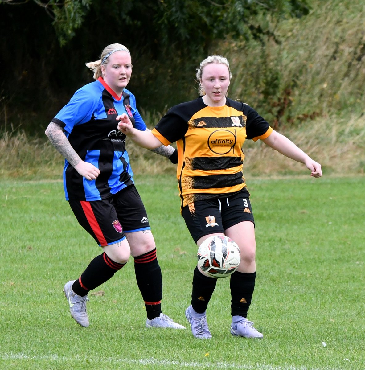 Pictures from yesterday's <a href="/RegionalSWFL/">Scottish Women's Football League</a> Regional Cup match between Carron Huskies <a href="/AlloaAthWFC/">Alloa Athletic Women FC</a> now up on flickr. flickr.com/photos/alloa_f…