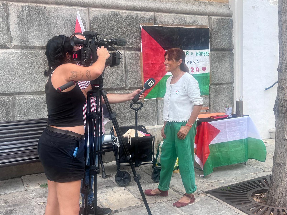 Chermy13's tweet photo. Gloria Pardo lleva 11 dias de ayuno voluntario,es otra activista que se suma a la iniciativa Empty estomach  movement en Menorca,igual que hicieron Maite en Donosti y Mi hoa lee en Catalunya, para denunciar el bloqueo de alimentos en Gaza, todo mi apoyo a estas valientes mujeres https://t.co/MiuOrZpj6W
