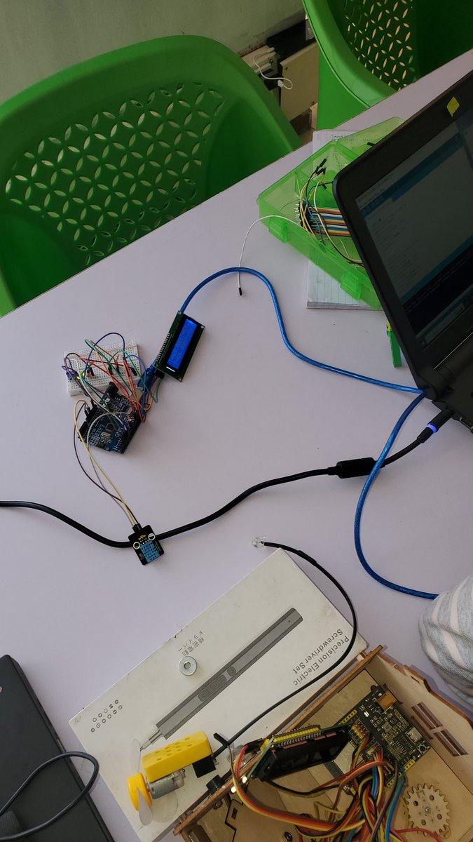 tinkacode's tweet image. This is a cool temp-controlled LED project by a learner using @arduino  Green for normal, blue for low, red for high. Tomorrow, they&apos;re leveling up by swapping LEDs for a fan and learning to solder the whole mini-project together.