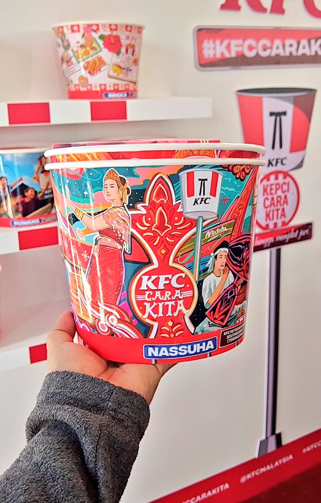 Kalau keluar sebagai limited edition bucket macam style gak en ke tak style?

Btw ini karya saya untuk projek KFC Cara Kita kali ini.

Terima kasihh untuk peluang ini.✨