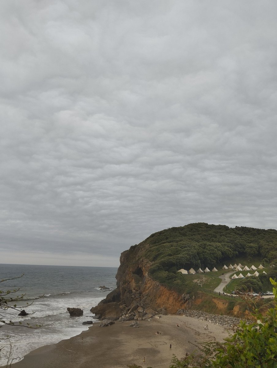 🏕️ De glamping en Cantabria en #KampaohLasArenas

🌊 Playas y piscina
🛝 Zona de juegos 
🎑 Zona de descanso 

➕ℹ️ nahianebra.wordpress.com/2025/08/23/de-…

#glampinggetaway #glamping #Cantabria #blogger #Blogs