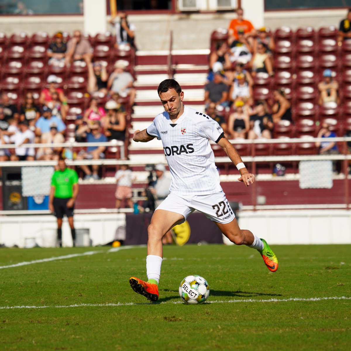 LoudounUnitedFC's tweet photo. Picking out the top corner 🎯

Robby Dambrot's first goal of the 2025 season was a beauty from outside the 18-yard box❗️ https://t.co/Mgiofkt6ZF