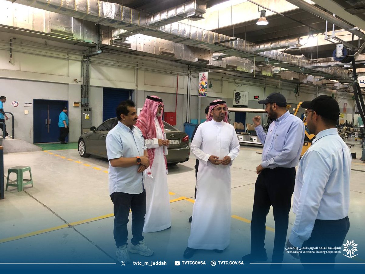 🔷 إستقبال ||
استقبل المعهد الصناعي الثانوي بجدة مدير عام شؤون المدربين م. عادل العود في زيارة لمتابعة انطلاق العام التدريبي 1447هـ ..
وقد حضر سعادته جانبا من برنامج استقبال وتهيئة المتدربين الجدد واطلع على جملة من إنجازات المعهد للعام المنصرم 1446هـ ..

كل الشكر والتقدير