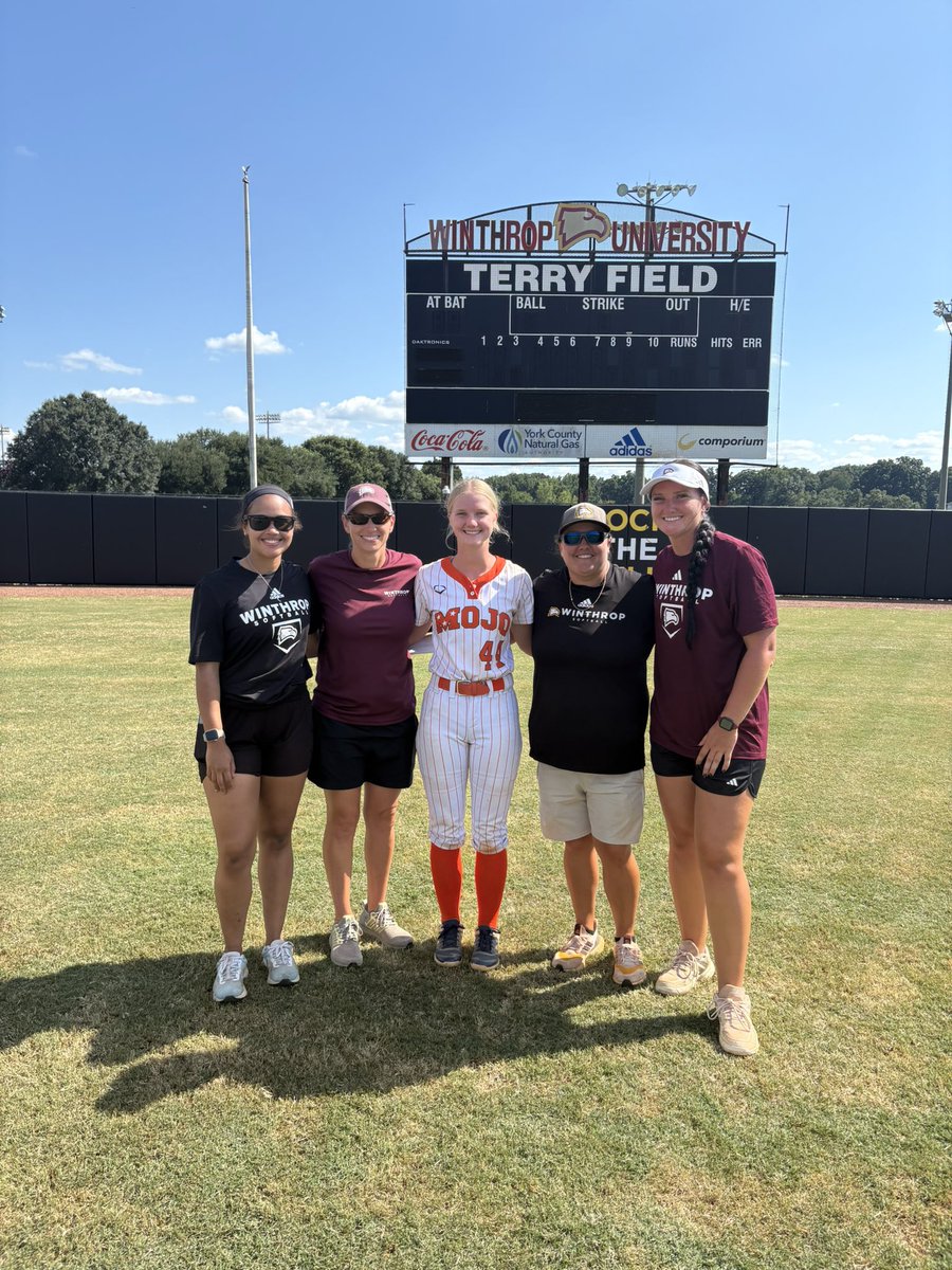 MylaMcNeely44's tweet photo. Had a great time at @Winthropsoftbal camp yesterday! Thank you to all the coaches and players! Can’t wait for the next one! @CoachMoWyatt @CoachFuller7 @peytondarnell11 @26_mojo22101 @ALBrownSoftball @Bymie20 https://t.co/eeTOVQrFNH