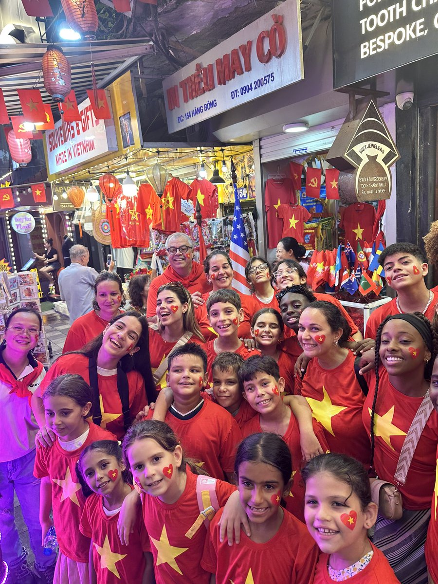 La raíces históricas de la amistad entre Cuba y Vietnam son abonadas por las nuevas generaciones en el 80 aniversario de la independencia de la tierra de los anamitas.

Una vez más la compañía de teatro para niños La colmenita se convierte en embajadora de nuestro mejores valores