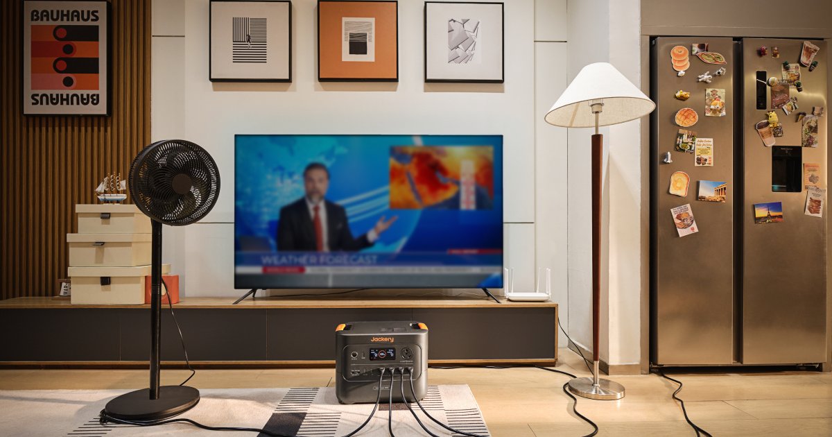 jackeryinc's tweet image. Fridge, oven, TV—whatever you can think of, Jackery HomePower Series has got the power to keep it running. 🔋🍽️📺
#jackery #solargenerator #homepower #essentialhomebackup #keepyourfridgefresh