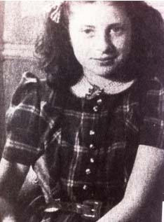 25 August 1928 | A French Jewish girl, Francine Dreyer, was born in Paris.

She arrived at #Auschwitz on 15 February 1943 in a transport of 1,000 Jews deported from Drancy. She did not survive.