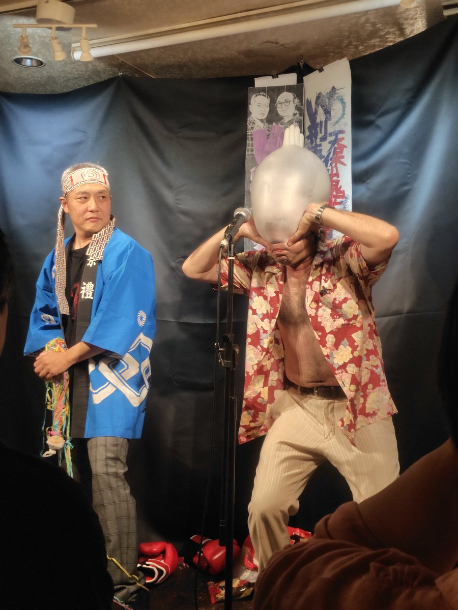 W刑事プチ独演会『天保山鬼武者伝説』
今月もめちゃくちゃ笑いました！暑さのせいか癇癪を起こすポップさん🤣誰ひとり国宝を観ていない天チルは頭のイカれた人たちと華井さんに言われてしまった！
ミニストップはソフトクリームの店で夜は別に食べたないねん🍦