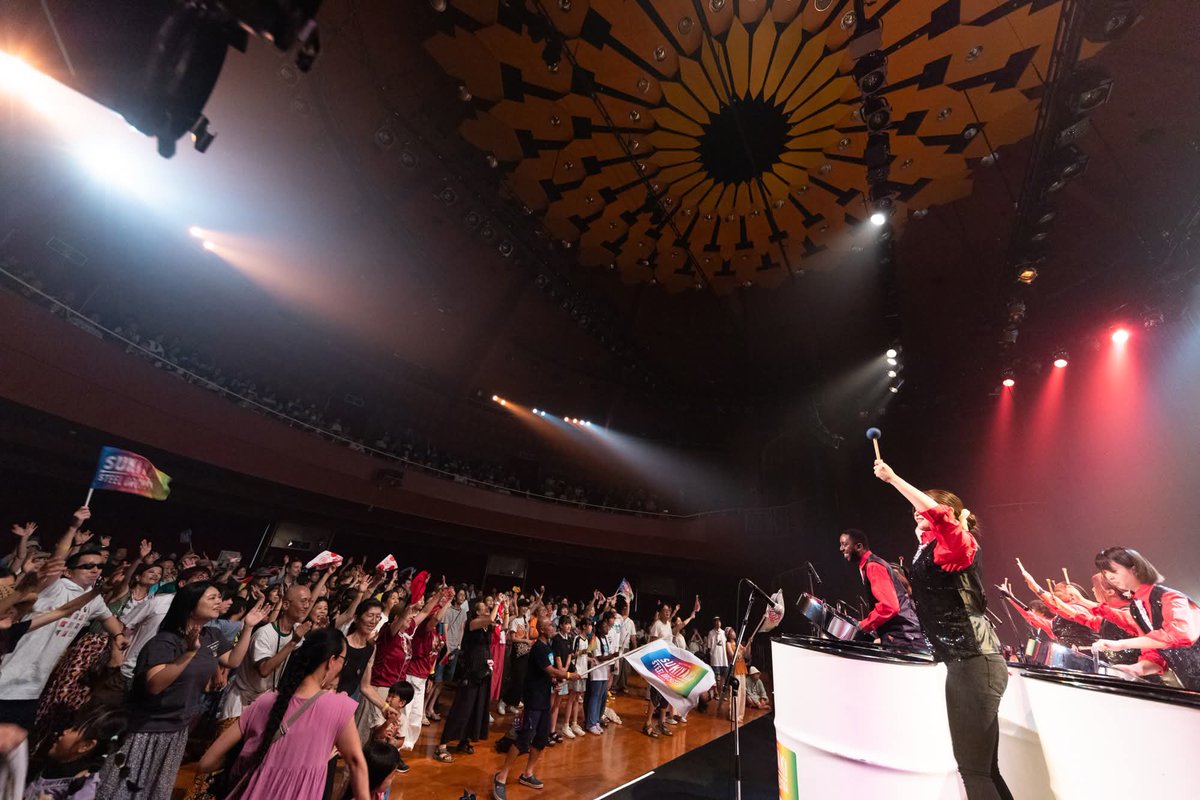 sukiyaki_meets's tweet photo. 【SUKIYAKI MEETS THE WORLD 2025】
8.24 sun. 
Helios Stage
SUKIYAKI STEEL ORCHESTRA with CANDICE &amp; MIKHAIL🇹🇹

Camera: @takehirofuna 

#sukiyakimeetstheworld #sukiyakimeetstheworld2025 
#スキヤキミーツザワールド #スキヤキミーツザワールド2025 https://t.co/fTpTCRiADX