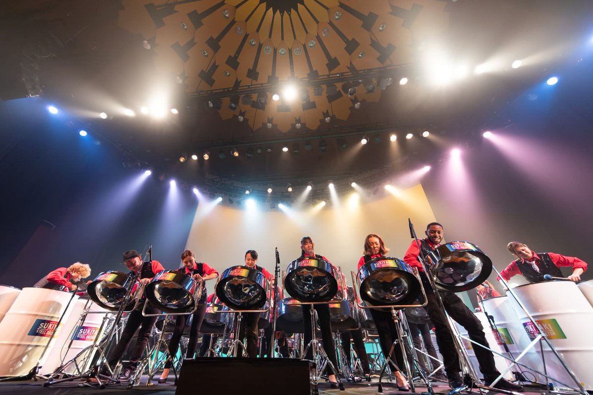 sukiyaki_meets's tweet photo. 【SUKIYAKI MEETS THE WORLD 2025】
8.24 sun. 
Helios Stage
SUKIYAKI STEEL ORCHESTRA with CANDICE &amp; MIKHAIL🇹🇹

Camera: @takehirofuna 

#sukiyakimeetstheworld #sukiyakimeetstheworld2025 
#スキヤキミーツザワールド #スキヤキミーツザワールド2025 https://t.co/fTpTCRiADX