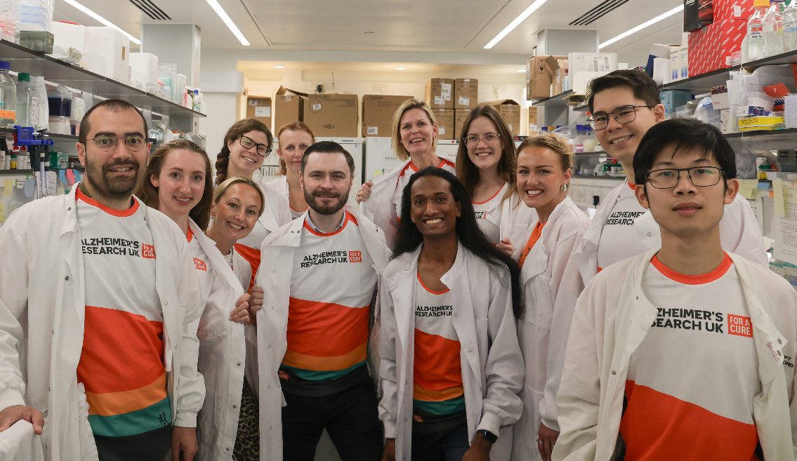 ARUK Thames Valley Network (@arukthamesv) on Twitter photo Our <a href="/UniofOxford/">University of Oxford</a> scientists are swapping lab coats for running shoes! They’re taking on the <a href="/OxfordHalf/">Oxford Half</a> to fund vital dementia research for <a href="/AlzResearchUK/">Alzheimer's Research UK</a>
Show your support here!
justgiving.com/page/aruk-runn…
#TeamARUK #OxfordHalf #RunForResearch Our <a href="/UniofOxford/">University of Oxford</a> scientists are swapping lab coats for running shoes! They’re taking on the <a href="/OxfordHalf/">Oxford Half</a> to fund vital dementia research for <a href="/AlzResearchUK/">Alzheimer's Research UK</a>
Show your support here!
justgiving.com/page/aruk-runn…
#TeamARUK #OxfordHalf #RunForResearch