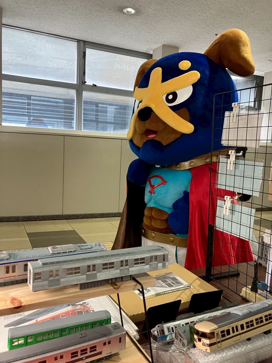 KyotoKeihan's tweet image. 一昨日、昨日、酷暑のなか、いずみさの鉄道フェスタにお越しくださいまして、ありがとうございました！
無事故で終えました。三歳4歳ほどの小さな子供さんもたくさん来ていただき、本当に南海電車のこともよくご存知で驚きました！
今後も楽しい模型を提供して参ります。🙏
#いずみさの鉄道フェスタ
