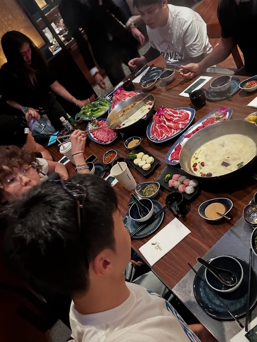 ねぇ、撮り方←
(あのオンニ今もYGにいらっしゃるのね！