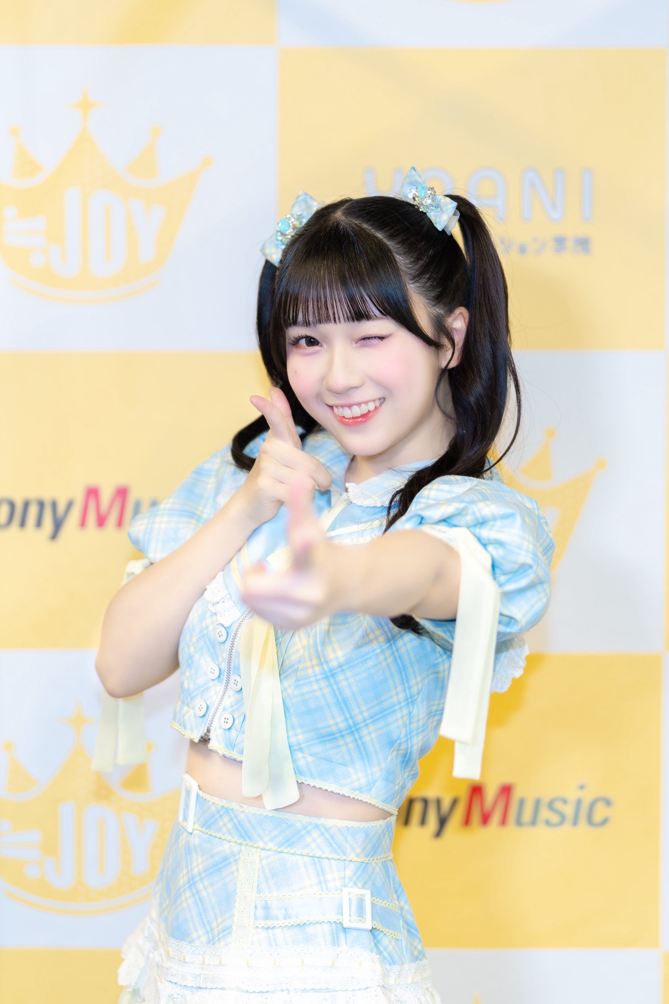 ニアジョイ／『ブルーハワイレモン』 歌唱衣装 生写真 天野香乃愛 直筆（ヨリ） ニアジョイ／『ブルーハワイレモン』 歌唱衣装 生写真 天野香乃