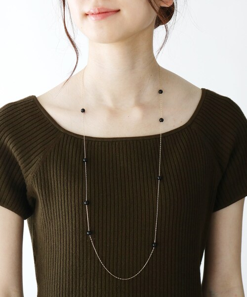 物心ついた時から宿怨の、唇の下にあるデカいほくろをついに取った。死ぬまでほっとくつもりだったが日々大きくなって直径1cmともなるとかなり恐怖。思い切って切除した。麻酔が切れると縫った跡はやはり痛む。柔らかい食べ物ならいいだろうと大口開けて〇ャンボ蒸しケーキにかぶりつこうものなら激痛