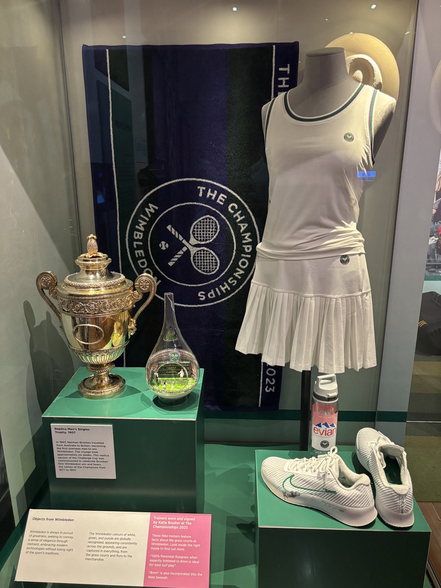 takuma_de's tweet photo. ロンドン旅行中に憧れのウィンブルドンに🇬🇧

ミュージアムやセンターコートの見学など、開催期間中じゃなくても十分楽しめました。

来年こそはチケット当たりますように🎾

#wimbledon https://t.co/KUzy1vRQLA