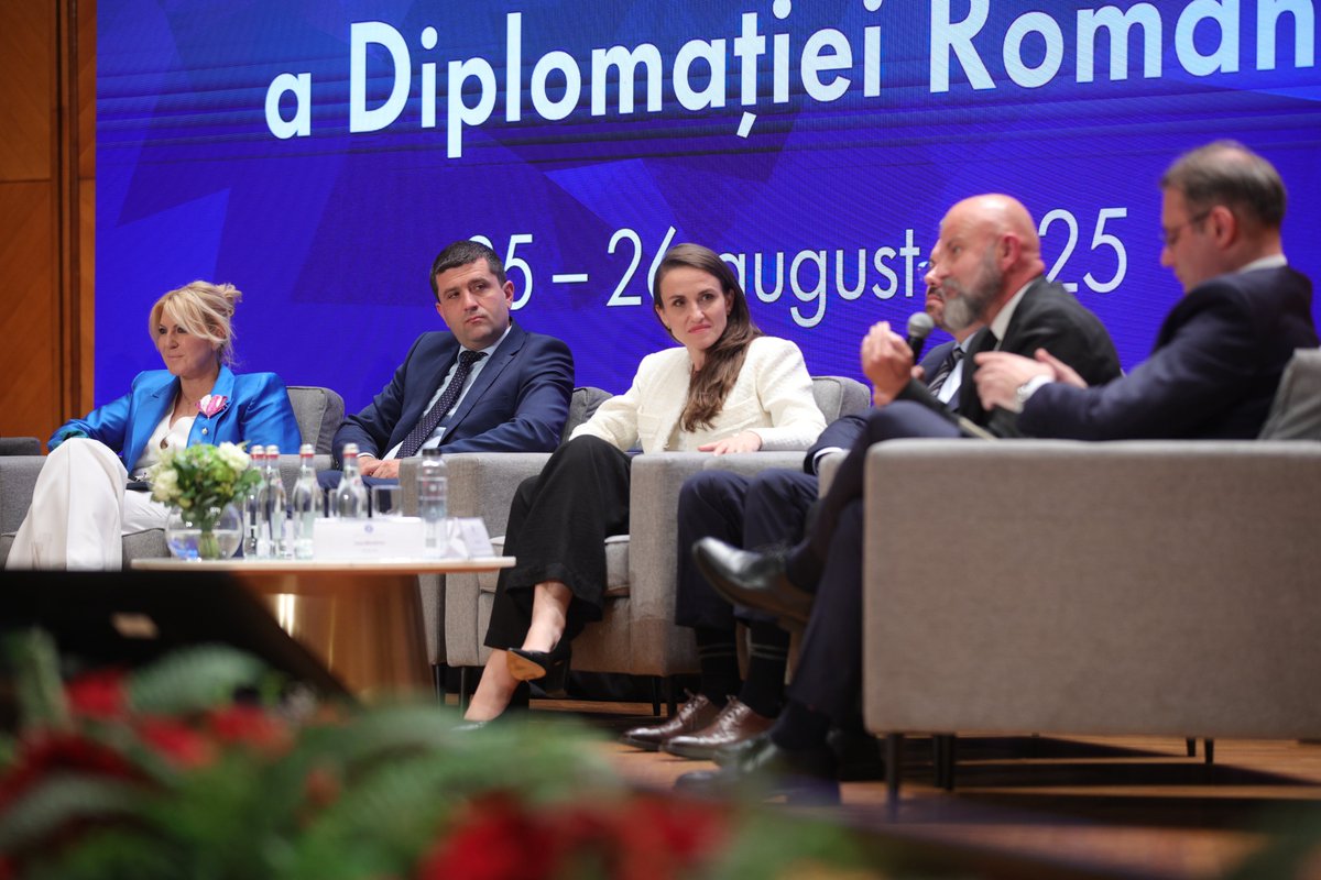 The first thematic session of #RADR2025 was dedicated to economic diplomacy and Romania’s accession to the <a href="/OECD/">OECD ➡️ Better Policies for Better Lives</a>. 

I emphasized that economic diplomacy must go beyond statements and connect directly to the needs of the real economy in order to generate tangible results for