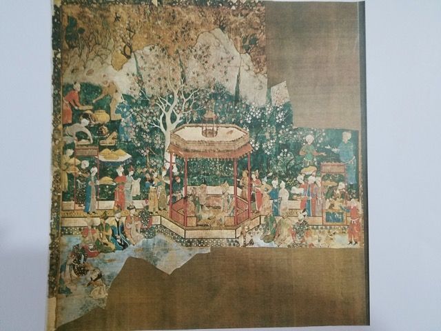 Wist je dat de Afghaanse stad Herat in de 15e eeuw een van de belangrijkste kunstcentra van de islamitische wereld was? Miniatuurkunst, kalligrafie en architectuur uit Herat beïnvloedden zelfs kunstenaars in Perzië en India.

#AfghaniFacts 💡 | #Afghanistan 🇦🇫 |