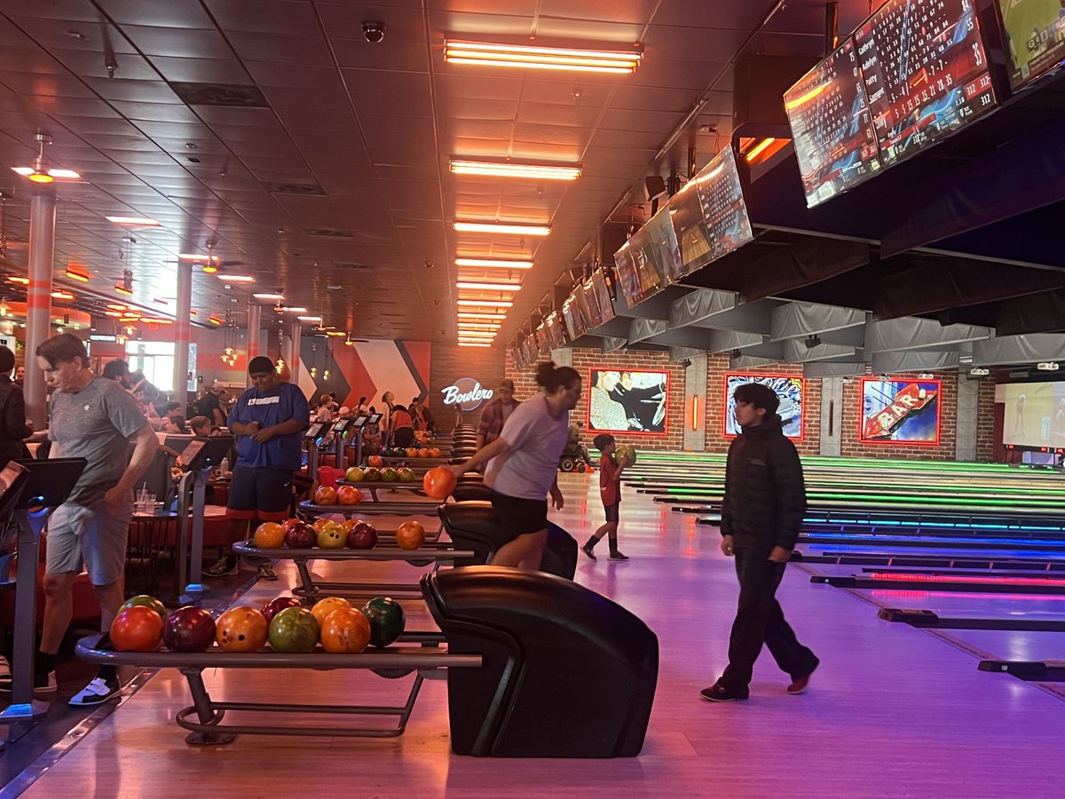 🎳 The CADA Mentor Program wrapped up summer with one last activity at Bowlero! Our mentors and mentees had an amazing time striking up fun and making memories before the school year kicks off. 💫