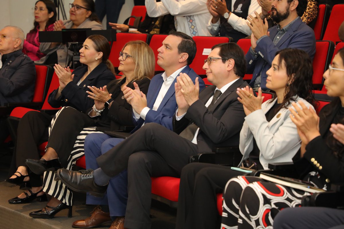 segobgente's tweet image. La búsqueda de la verdad y la justicia es un camino que recorremos juntos.
En representación de la Gobernadora @LibiaDennise, el Secretario de Gobierno @JorgeLona1 participó en el arranque del #REDLAB de la @IberoLeon, un espacio para fortalecer la búsqueda, el diálogo y las…