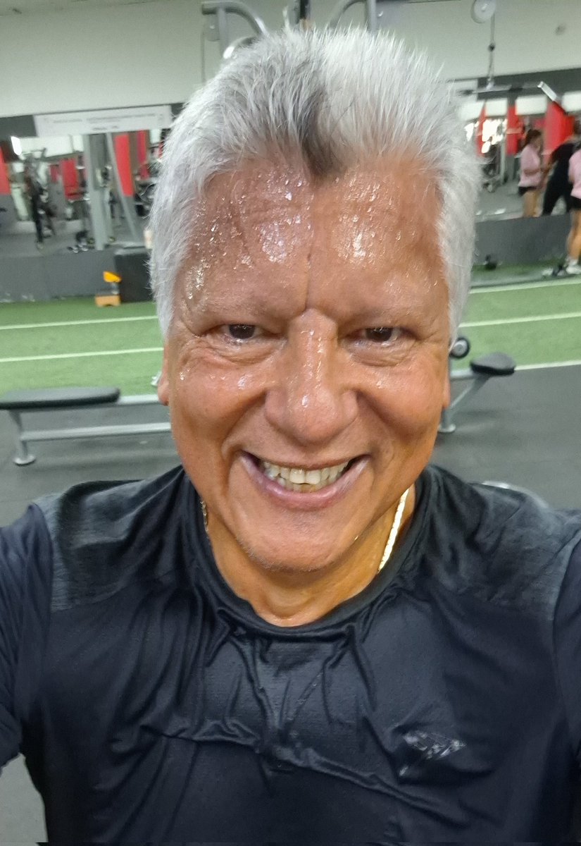 delgado_hi39071's tweet image. Les dije  ...... y se cumplió #YaEstoyMejor #HcSystem 
  Buuenaass tardeees.