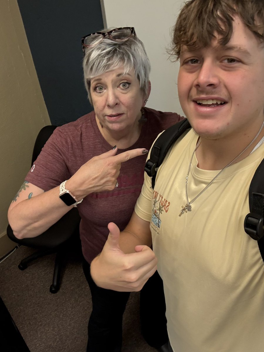 FIRST DAY of CLASS (FALL ‘25) - PIC w PROFS #FIGHTforSCHREINER #d3b #SCACbsb