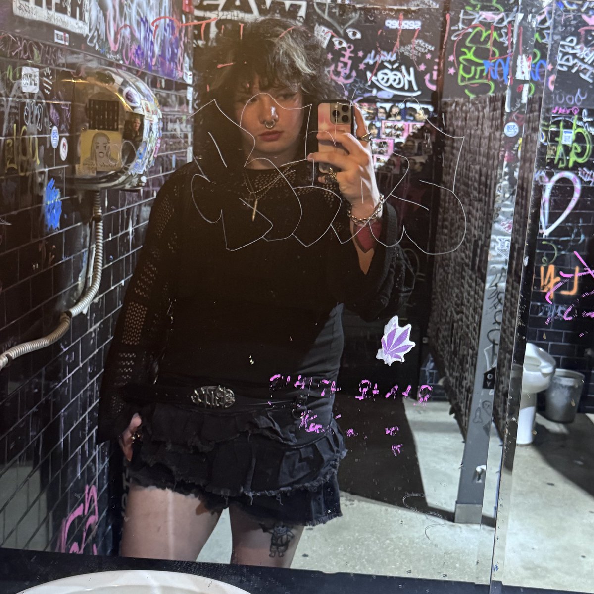 hiii lesbians🍒🍒