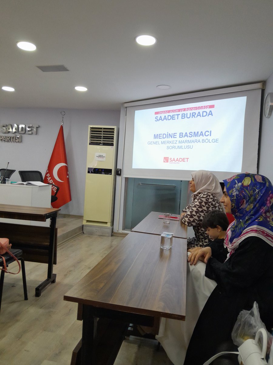 Alturnax's tweet photo. Saadet Partisi Marmara Bölge Sorumlusu Medine Basmacı Hanımefendi, Bursa Kadın Kolları Ağustos Ayı İl Divan Toplantısı’nda konuşmalarını yaptı.
@SaadetKadin @SaadetBursa #ildivan #Ağustos https://t.co/nuMGkbKOUI