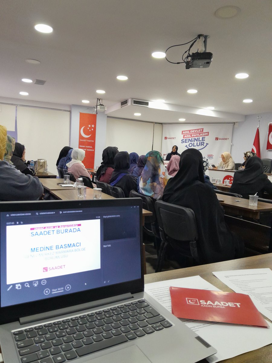 Alturnax's tweet photo. Saadet Partisi Marmara Bölge Sorumlusu Medine Basmacı Hanımefendi, Bursa Kadın Kolları Ağustos Ayı İl Divan Toplantısı’nda konuşmalarını yaptı.
@SaadetKadin @SaadetBursa #ildivan #Ağustos https://t.co/nuMGkbKOUI