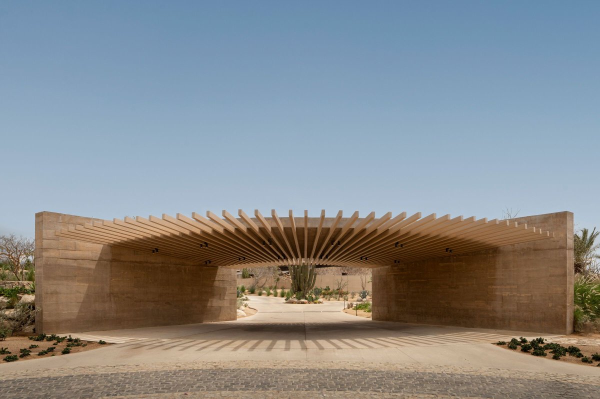 Archello's tweet image. MEDEZA’s Canyon Entrance in Los Cabos shapes arrival into a sculpted experience of mass and light. 
buff.ly/htkPzZs 

#ConcreteCraft #DesertArchitecture #MaterialPoetics