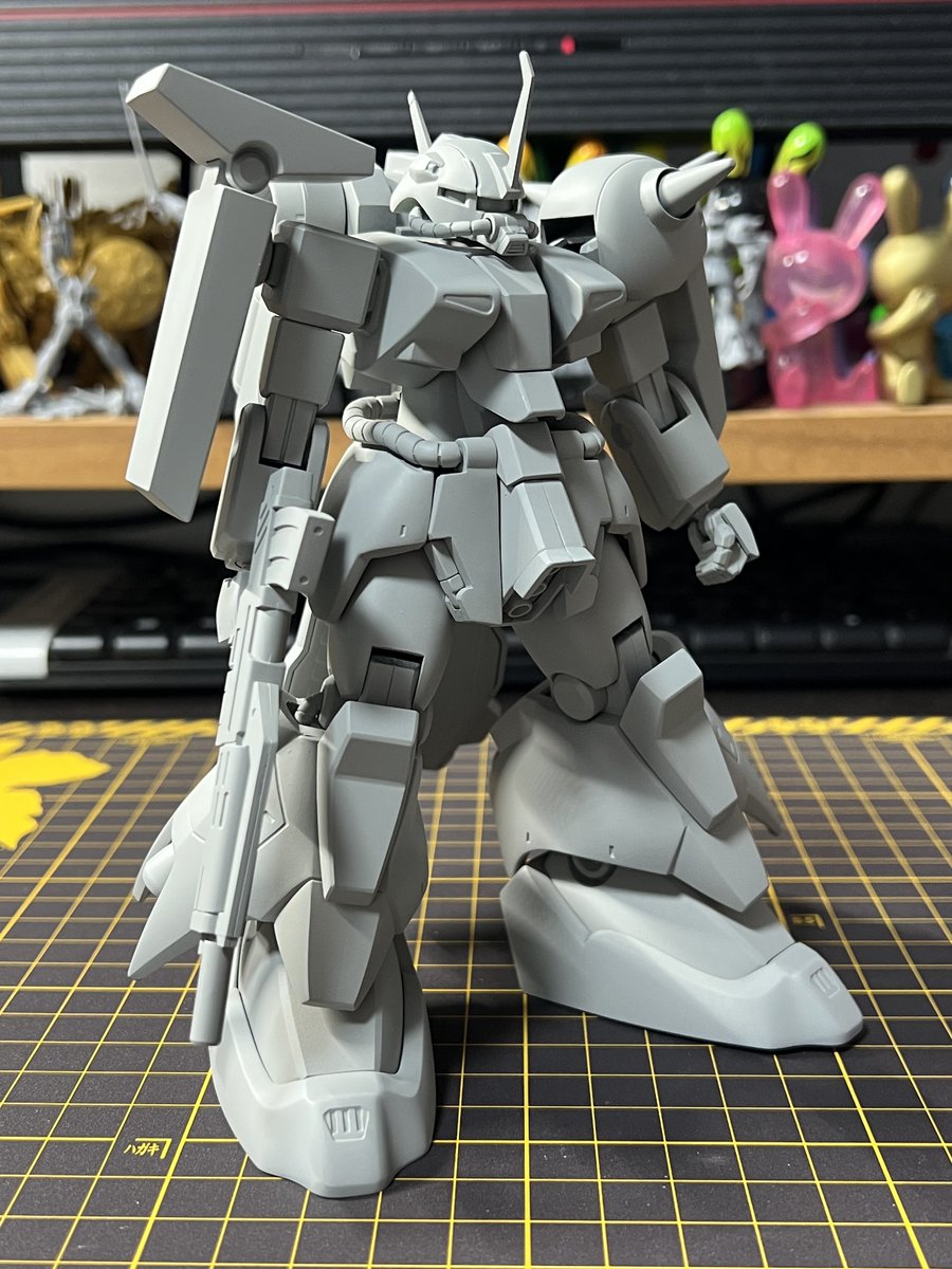 HGUC ザクIII改 ダントン機 サフまで終了。 合わせ目消しが甘いところ