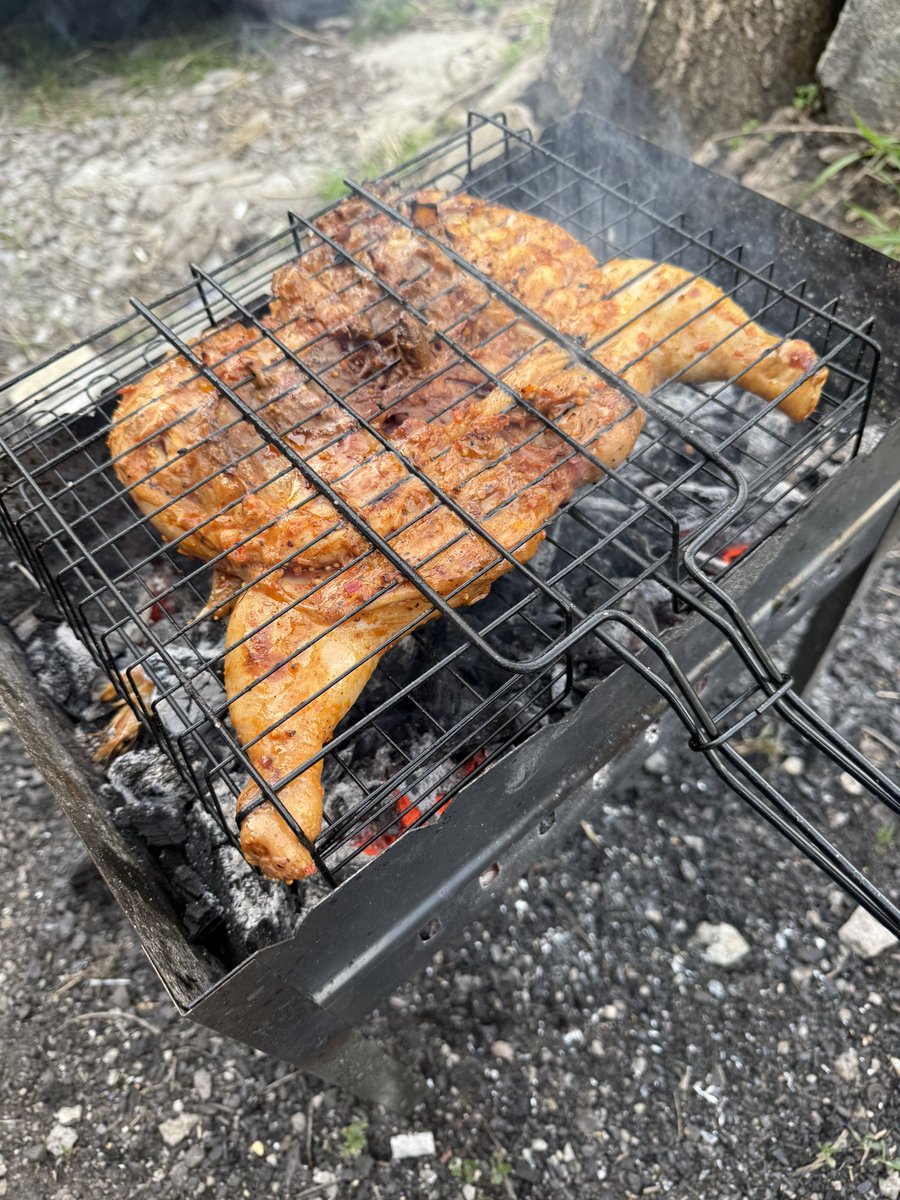 Вот так бы я тебя сейчас отжарила..
Но, я на диете.. 
Скажи, красиво 😌