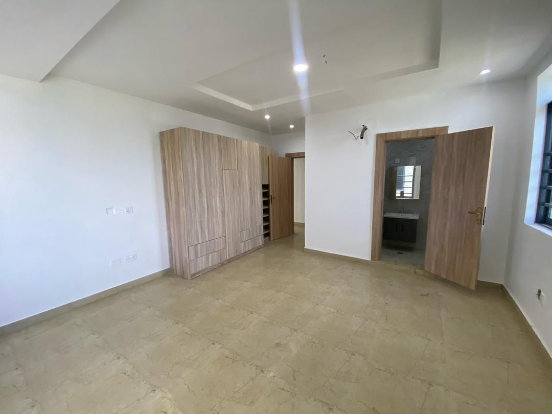 IsijayneLuxury's tweet photo. LEASE: 
N24m/annum.
S/C: N4m/annum.
Agency: 10% of the rent
Legal: 10% of the rent
Caution Deposit: 10% each. https://t.co/0TgboJE0VU