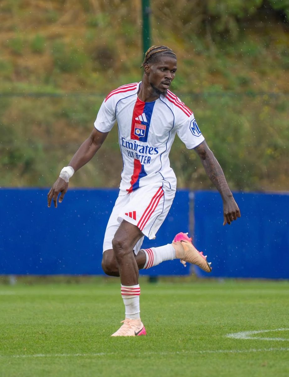 Gossip Gone🚨🦁 (@rougeetbleu_off) on Twitter photo 🚨🦁 Mercato | Paul Akouokou
🔹 Le Real Saragosse insiste pour recruter Akouokou mais les négociations piétinent ⚖️
🔹 En cas d’échec, Akouokou pourrait être réintégré au groupe 🦁
🔹 Une résiliation est écartée : elle coûterait trop cher à l’OL💰
(<a href="/LeProgresOL/">Le Progrès OL</a>) 🚨🦁 Mercato | Paul Akouokou
🔹 Le Real Saragosse insiste pour recruter Akouokou mais les négociations piétinent ⚖️
🔹 En cas d’échec, Akouokou pourrait être réintégré au groupe 🦁
🔹 Une résiliation est écartée : elle coûterait trop cher à l’OL💰
(<a href="/LeProgresOL/">Le Progrès OL</a>)