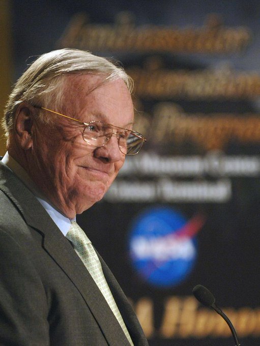 contactlight69's tweet image. Today it&apos;s been 13 years without a legend.

You are so missed.  
RIP Neil Armstrong 
August 5, 1930 - August 25, 2012
 
We salute you.   

#Apollo11 #MOONLanding #NASA 

  contactlight.de
forallmankind.de