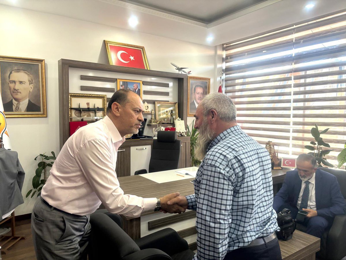 İlçe Başkanımız <a href="/ekremyuce06/">Dr. Ekrem Yüce</a> Şehit Muhammed Meriç’in
Kıymetli Babası Süleyman Amcamız ve kıymetli Annesini ilçe başkanlığımızda misafir ettik. Kahraman şehitlerimize Allah’tan rahmet,diliyoruz.