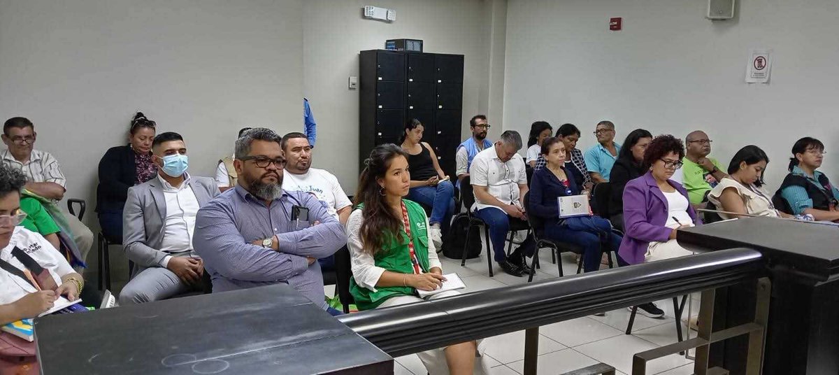 📢🚨Audiencia por asesinato de Juan López vuelve a suspenderse: los presuntos autores materiales del asesinato de Juan López —Óscar Guardado, Daniel Juárez y Lenin Cruz— tendrán audiencia hasta el 28 de agosto tras una reprogramación.

La defensa de Guardado solicitó más tiempo