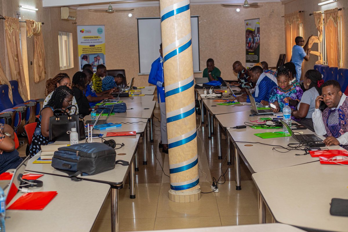 Transparence, participation, redevabilité : voilà le cœur du #GouvernementOuvert.
À travers le #BootCamp2025, nous formons une génération de blogueurs décidés à porter ces valeurs dans l’espace numérique et citoyen. 

<a href="/YouthCohort/">Youth Democracy Cohort</a> <a href="/EPDeu/">EPD - European Partnership for Democracy</a> <a href="/ab_benin/">Blogueurs du Bénin</a> <a href="/UEauBenin/">UE au Bénin</a> <a href="/COLIKOOs/">Coliko Antoine Osé</a>