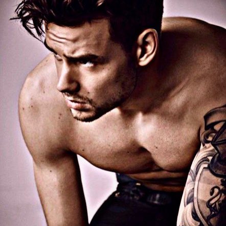 RenegadeSculs's tweet image. “Man is a 𝒘𝒐𝒍𝒇 to man.”
🐺🩸🌕
Hector Grey | Bloodmoon Pack
Vamp-wolf hybrid • vampire • demon • devil
Vessel (Multi-fc)
ALPHA/beta/omega verse
Wolf shifter
Sub/vers-bottom
Gay as fuck
Au. Mv&amp;amp;Ms
Super flirty &amp;amp; loyal
Romantic
OC &amp;amp; #RP storylines 

Penned by #hallowedmoon