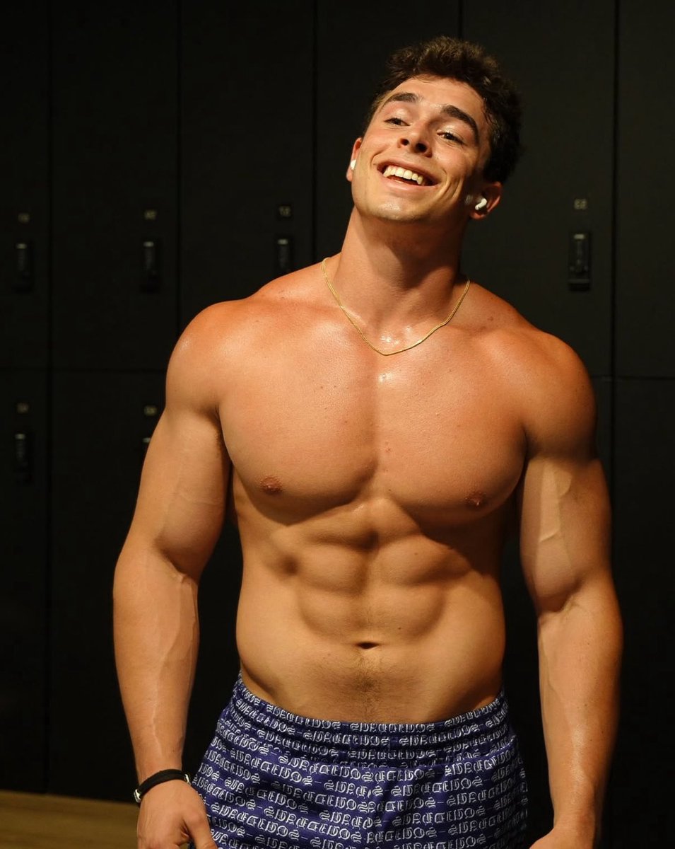 Who else gets instantly weak looking at him? 😵‍💫