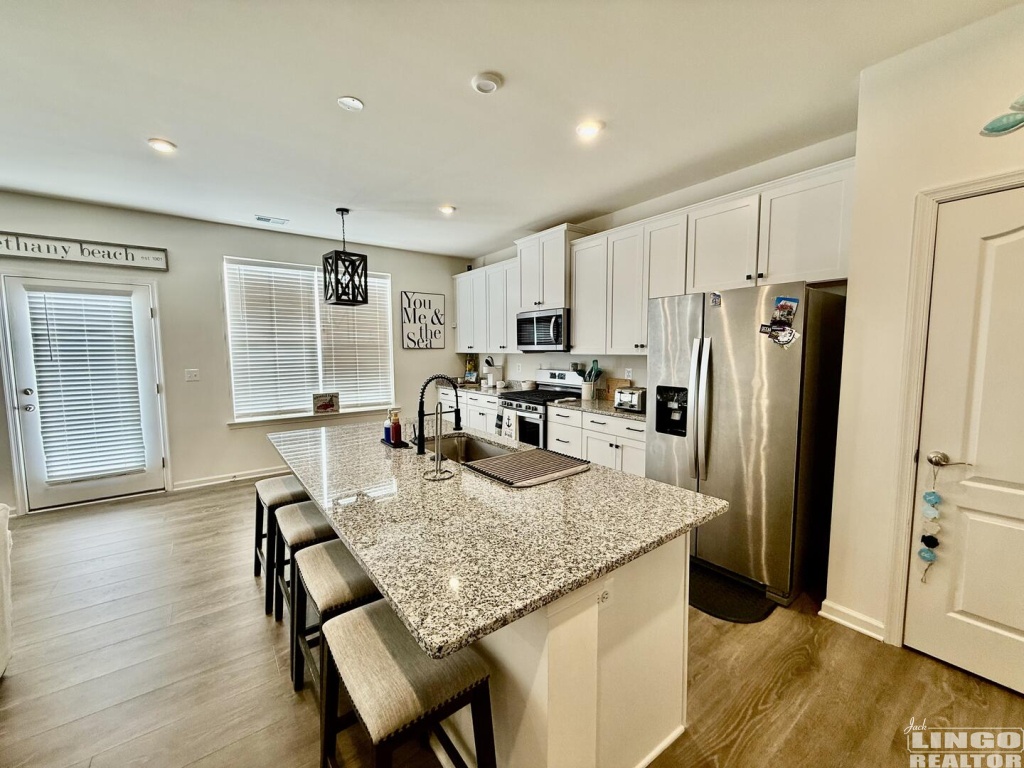 FEATURED VACATION RENTAL! 🏖 // 38074 Cross Gate Road in Bishops Landing, Ocean View, Delaware⁠
⁠
🛏️ 3 Bedrooms | 🛁 2.5 Bathrooms | 💤 Sleeps 8
⁠
⁠🏠 (Rental Code: 1229213)⁠
📞 Rehoboth Beach Rental Department: (302) 227-3883⁠
⁠
🗓️ BOOK HERE: jacklingo.com/rentals/delawa…