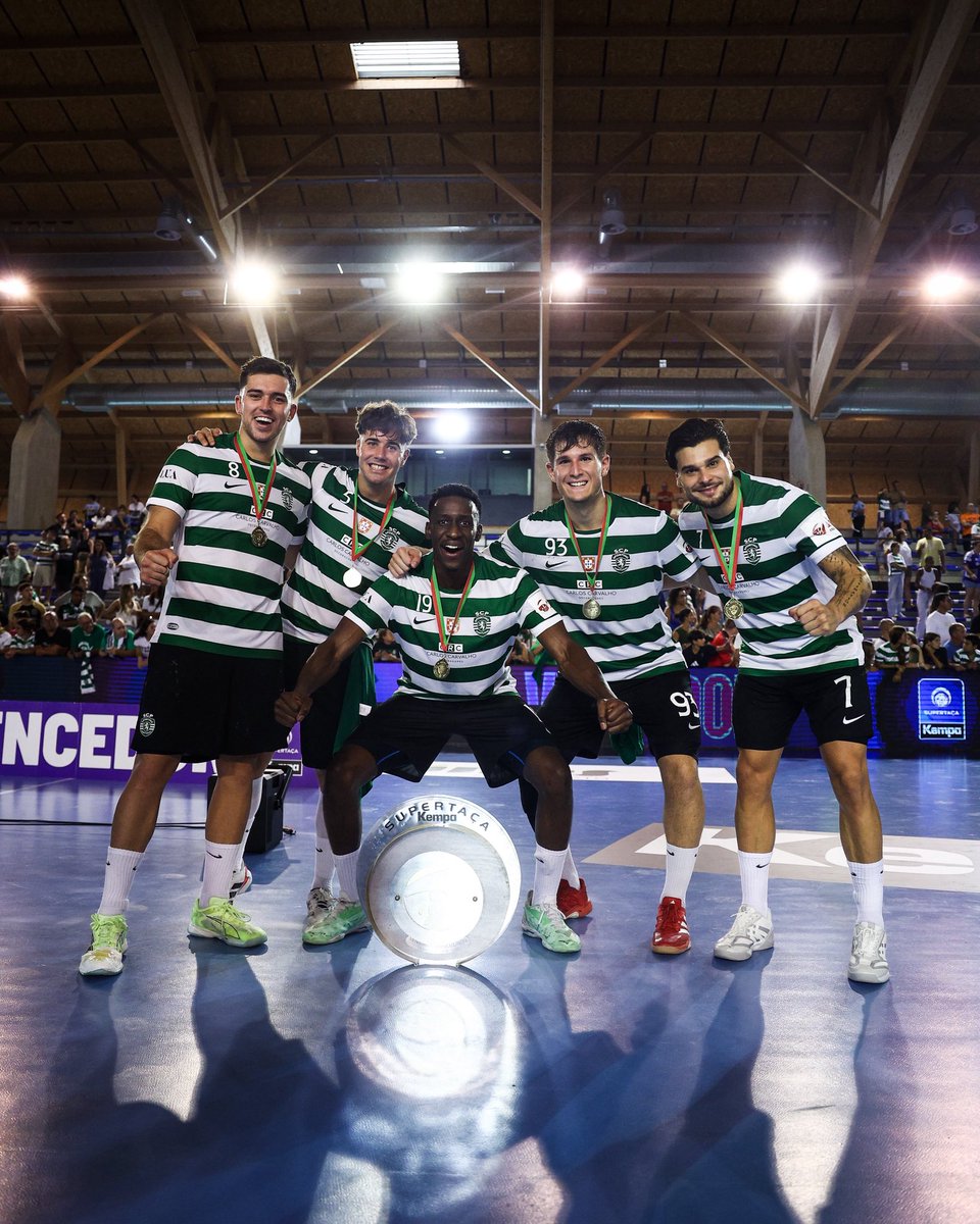 Campeones de la Supercopa de Portugal 🇵🇹🥇

Que bueno comenzar la temporada de esta manera, siguiente parada Supercopa Ibérica🏆 
#forçascp💚