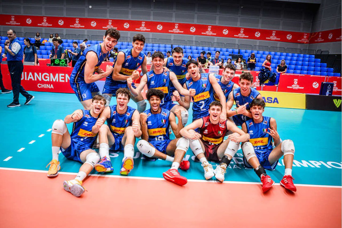 Federvolley ⭐️⭐️⭐️⭐️⭐️ (@federvolley) on Twitter photo 🇨🇳 𝐌𝐎𝐍𝐃𝐈𝐀𝐋𝐈 𝐔𝐍𝐃𝐄𝐑 𝟐𝟏 𝐌𝐀𝐒𝐂𝐇𝐈𝐋𝐈 🇨🇳
✅ L’Italia cala il poker! 💪
4️⃣ Quarto successo per gli azzurrini di Vincenzo Fanizza che superano la Tunisia 3-0!
🔜 26/08 ore 14, 🇮🇹 🆚 🇦🇷
🔍: federvolley.it/node/131686
<a href="/volleyballworld/">Volleyball World</a> 🇨🇳 𝐌𝐎𝐍𝐃𝐈𝐀𝐋𝐈 𝐔𝐍𝐃𝐄𝐑 𝟐𝟏 𝐌𝐀𝐒𝐂𝐇𝐈𝐋𝐈 🇨🇳
✅ L’Italia cala il poker! 💪
4️⃣ Quarto successo per gli azzurrini di Vincenzo Fanizza che superano la Tunisia 3-0!
🔜 26/08 ore 14, 🇮🇹 🆚 🇦🇷
🔍: federvolley.it/node/131686
<a href="/volleyballworld/">Volleyball World</a>