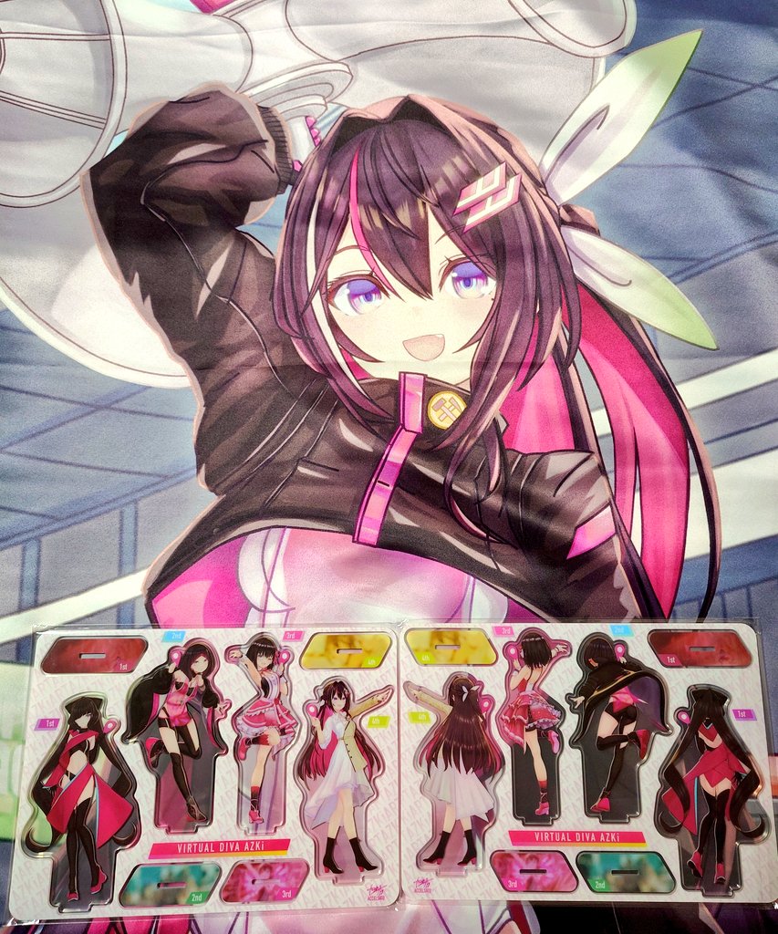 加速サトウパッパのAZKi等身大タペストリーとアクスタがようやく届いた