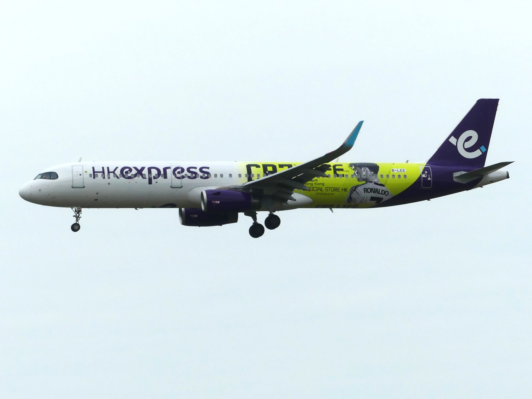 新品 JC WINGS HK express A321 neo 香港エクスプレス 61fW71PV6tL._UF350,350_QL80_.jpg