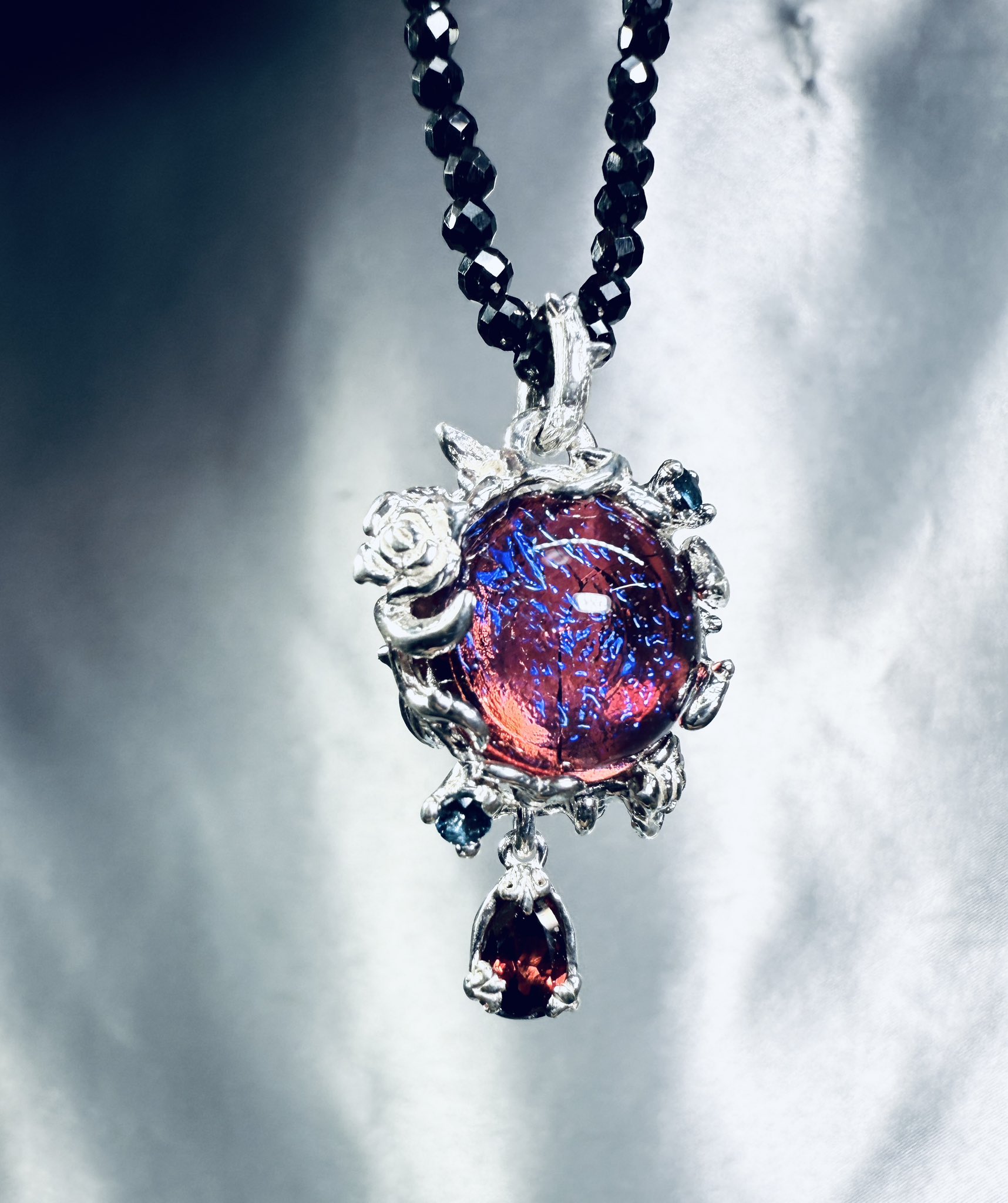 ブルーローズ様 Bluerose / 星街すいせい(official) - YouTube