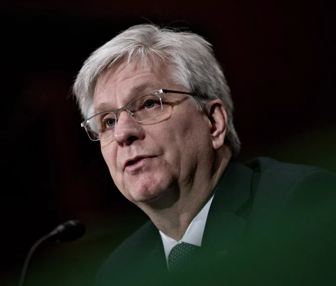 🔴ROVER: Waller della FED sostiene le criptovalute e la riduzione dei tassi: possibilità del 28% di diventare presidente.
