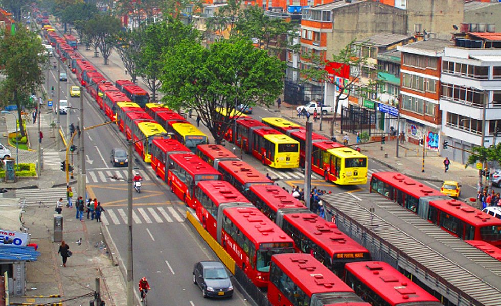 dj titor's ⚙️ (@forerjose) on Twitter photo <a href="/ColombiaOscura_/">Colombia Oscura</a> <a href="/TransMilenio/">TransMilenio</a> El metro más grande del mundo está funcionando gracias a Galán y Peñalosa ... Se llama Transmilenio ...👀👀😁 <a href="/ColombiaOscura_/">Colombia Oscura</a> <a href="/TransMilenio/">TransMilenio</a> El metro más grande del mundo está funcionando gracias a Galán y Peñalosa ... Se llama Transmilenio ...👀👀😁