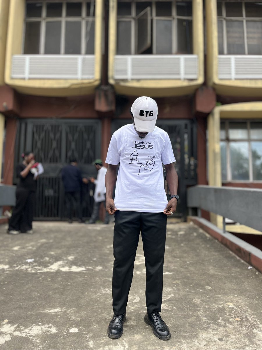 Jesuniyi_D_5th's tweet photo. BallyTheGraduate! 
Thank you Jesus🙏🏾 https://t.co/NMZvYulmJN